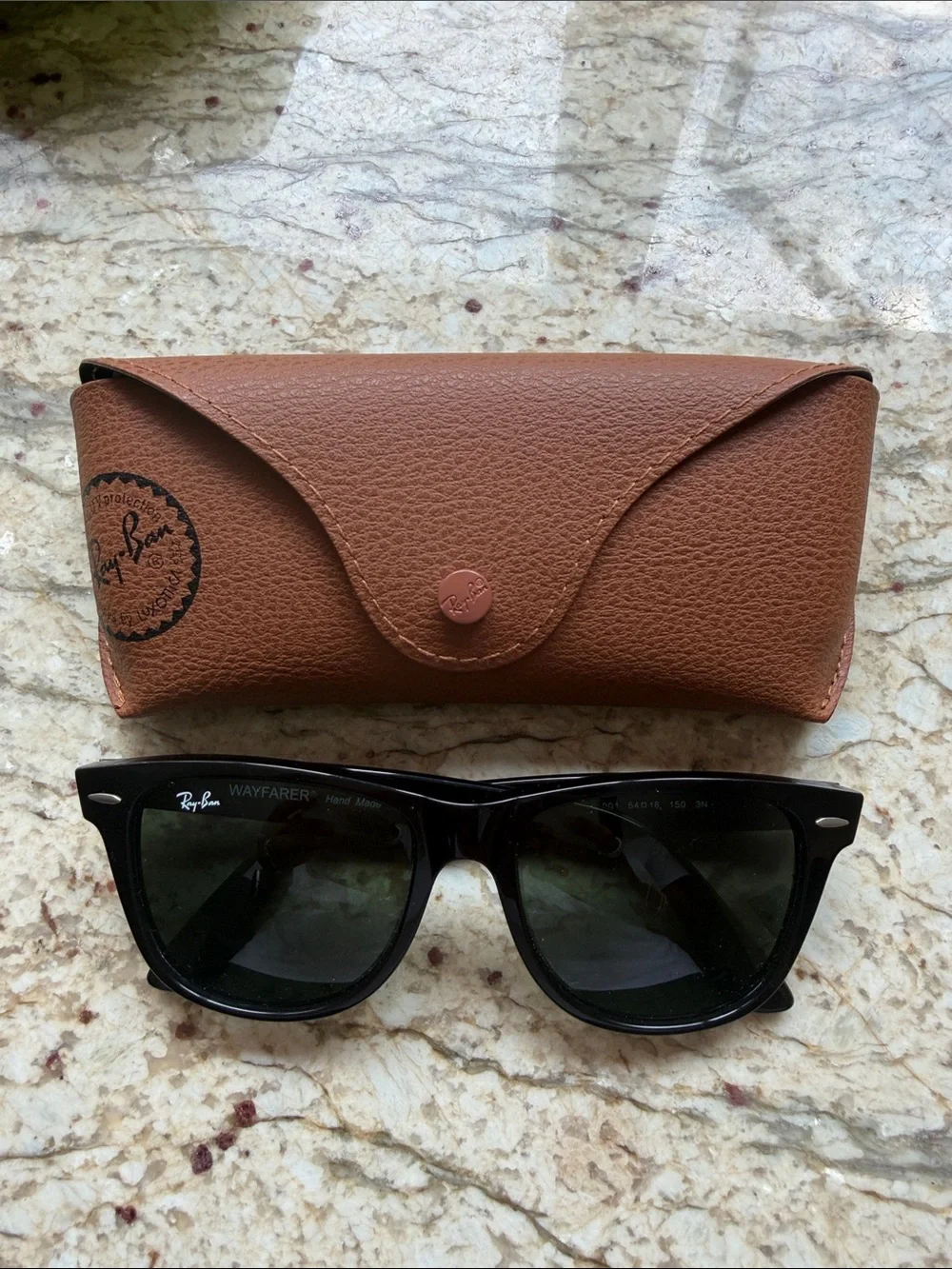 NWT Ray-Ban Black Wayfarer Sunglasses with Brown Case